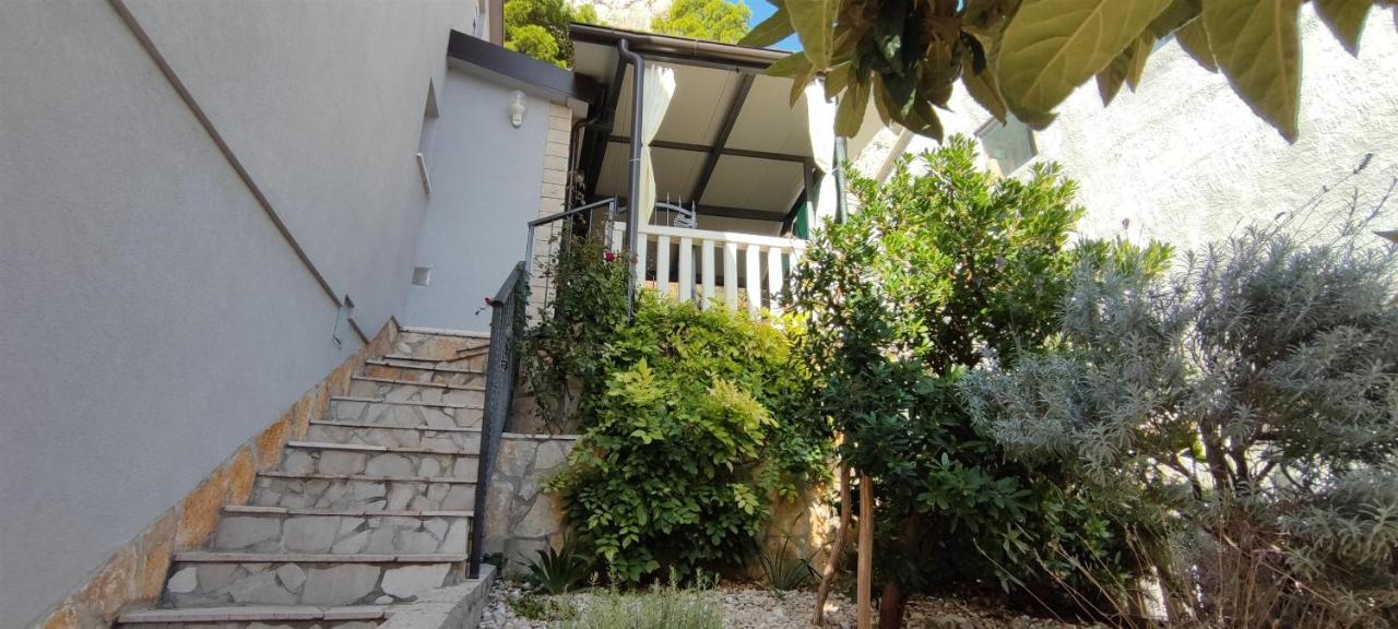 Apartment Adrian Omis Ngoại thất bức ảnh