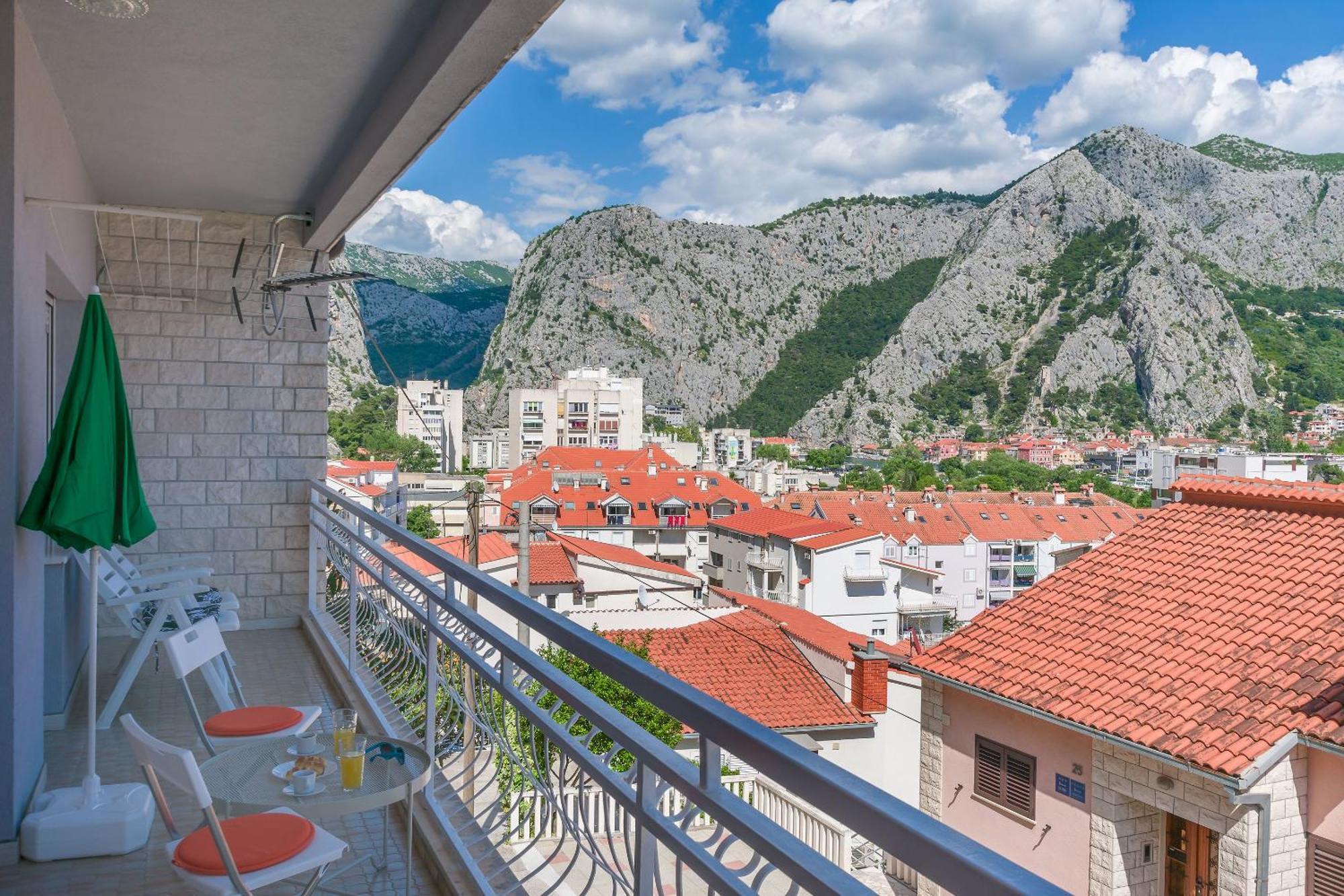 Apartment Adrian Omis Ngoại thất bức ảnh